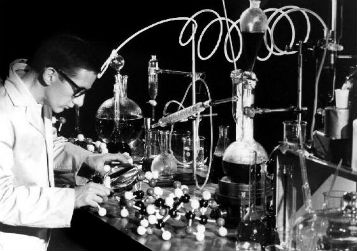 Magic Molecule (1964)